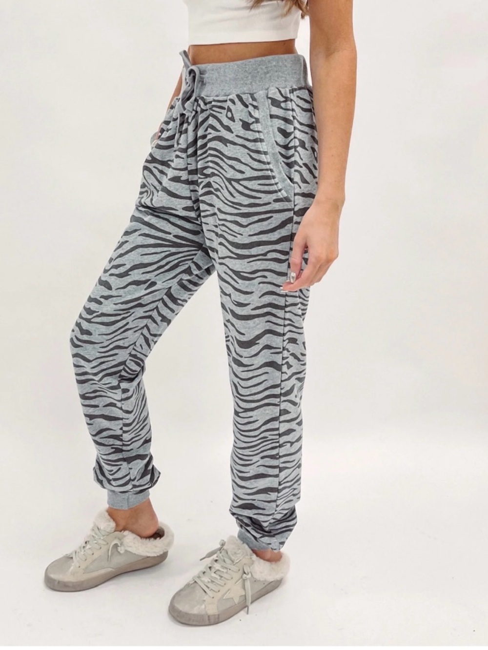 Chicos Zenergy 1R Gray Black Zebra Print Cashmere Blend Sweater Jogger Pants